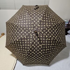 Rare! Vintage LOUIS VUITTON Monogram MENS/LADIES/UNISEX Umbrella Wooden Handle